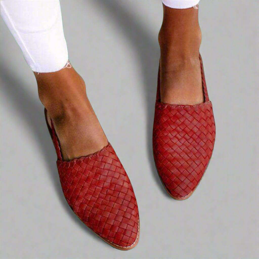 Milvara™ | 2025 – Handcrafted Luxe Moccasins