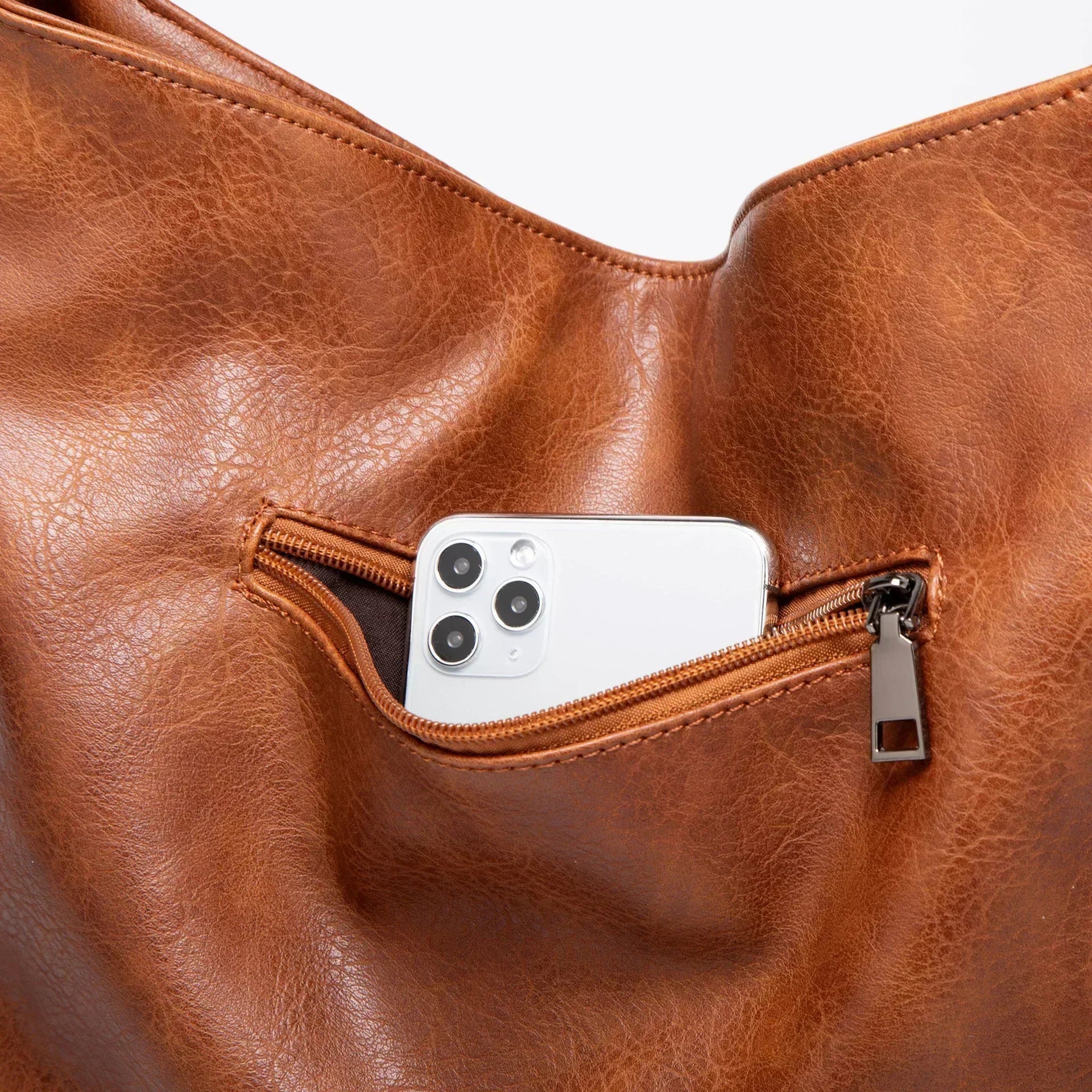 Ravelle™ | 2025 – Priscilla Carry